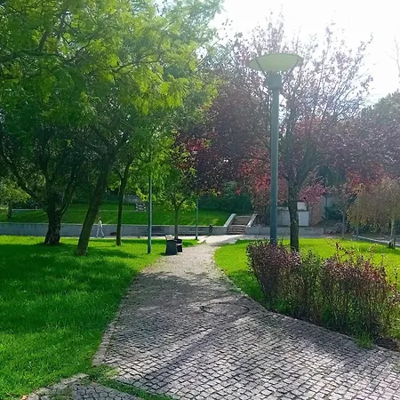 Blue - Metro At Your Door 公寓