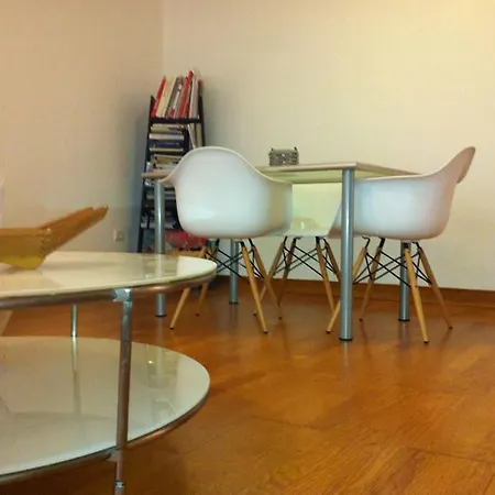 Blue - Metro At Your Door アパート *